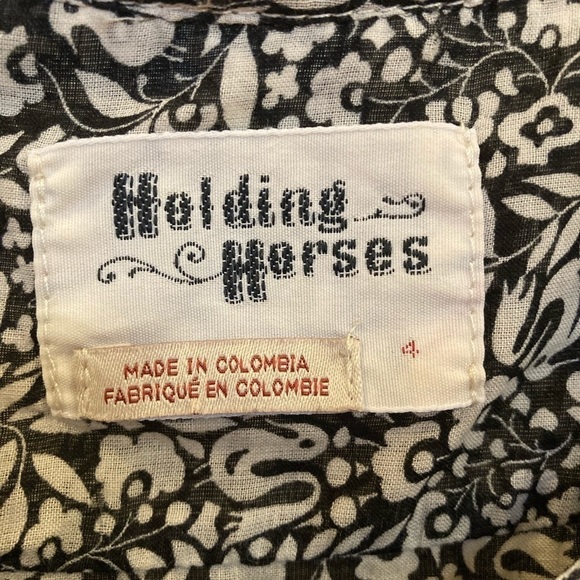 ANTHROPOLOGIE Holding Horses print cotton button down - Picture 2 of 10